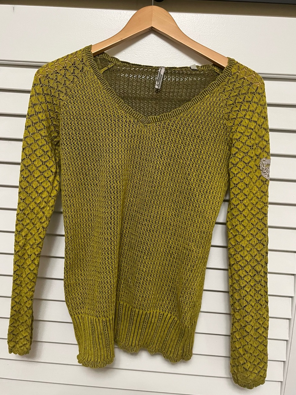 Alpenlust Bright Green Lightweight Knit V-Neck Sweater